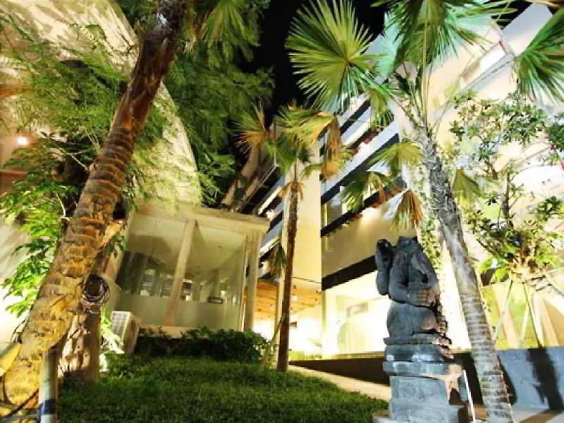 Grandmas Plus Hotel Seminyak Indonesien